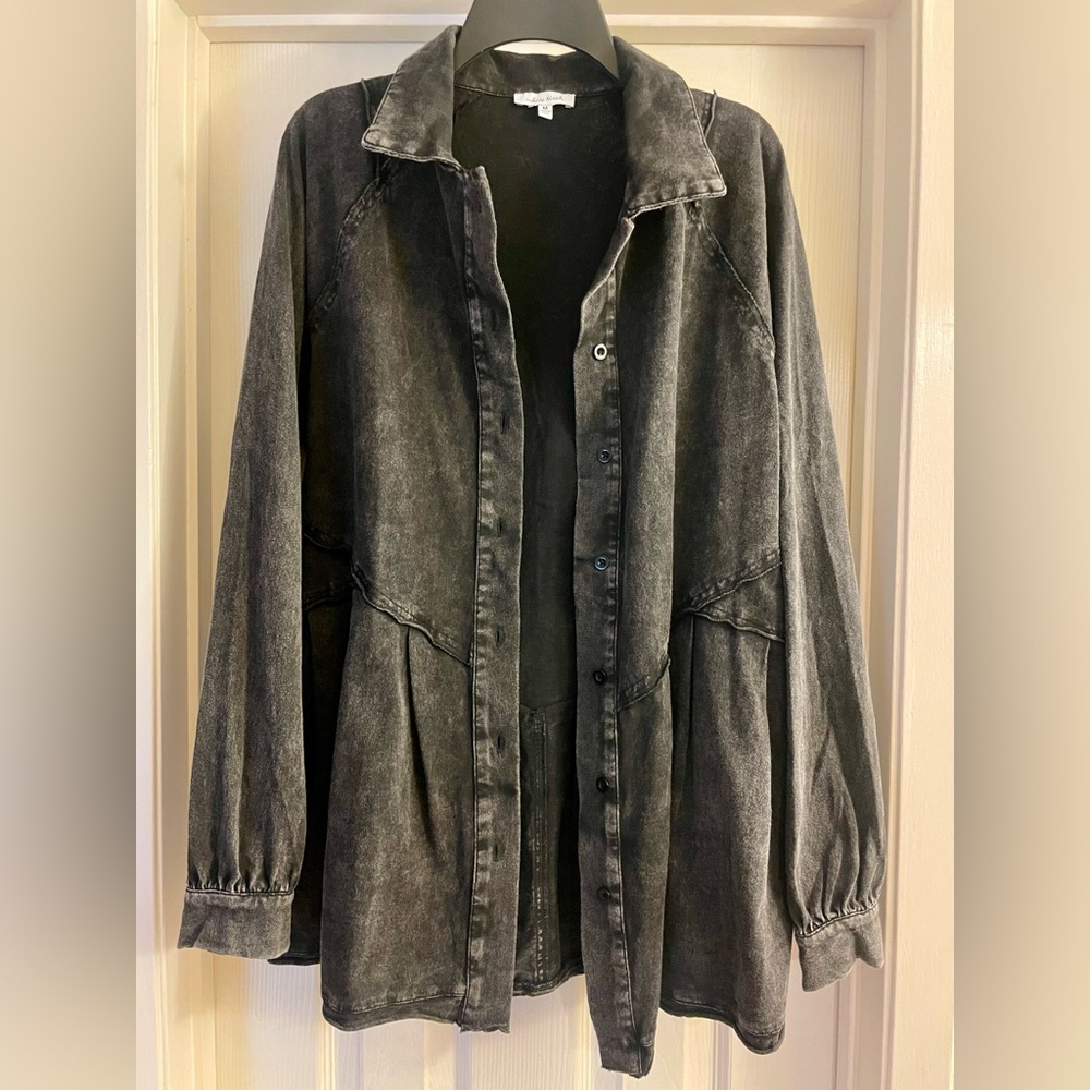 NEW White Birch Mineral Wash Charcoal Black Button Long Sleeve Peplum Shacket